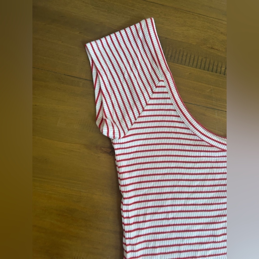 NWT Cotton On Striped and Solid V-Neck Tops - Picture 3 of 10